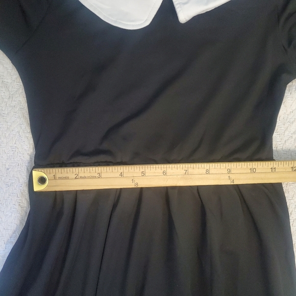 Wartime Girl Nurse Costume 4pcs Includes Dress Apron Hat Armband Size 9-10 - Picture 11 of 16